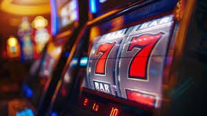 Antarmuka meja Bandar Poker menampilkan pilihan taruhan dan peringkat tangan kartu
